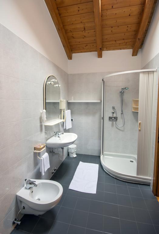 Garni Castel Ferari Hotel Tuenno Buitenkant foto